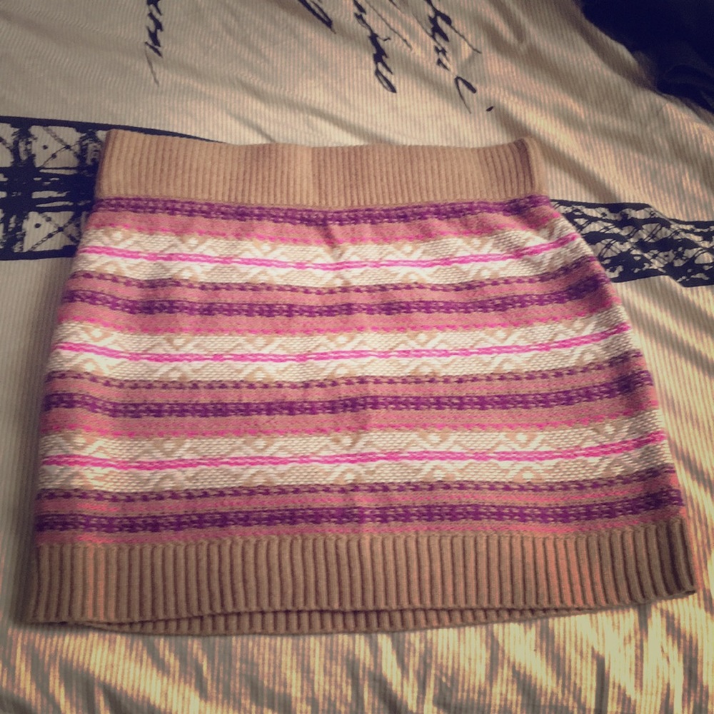 L Mossimo sweater skirt with pink & purple design